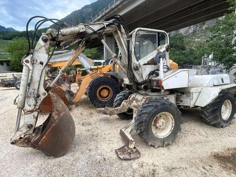 حفارة دولاب Mecalac 8CXI: صورة 11