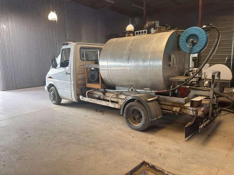 Mercedes 410 A EMULSION + TREMI GRAVILLON - موزع الأسفلت: صورة 2 Mercedes 410 A EMULSION + TREMI GRAVILLON - موزع الأسفلت: صورة 2