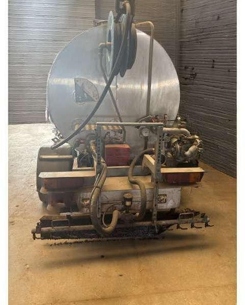 Mercedes 410 A EMULSION + TREMI GRAVILLON - موزع الأسفلت: صورة 3 Mercedes 410 A EMULSION + TREMI GRAVILLON - موزع الأسفلت: صورة 3