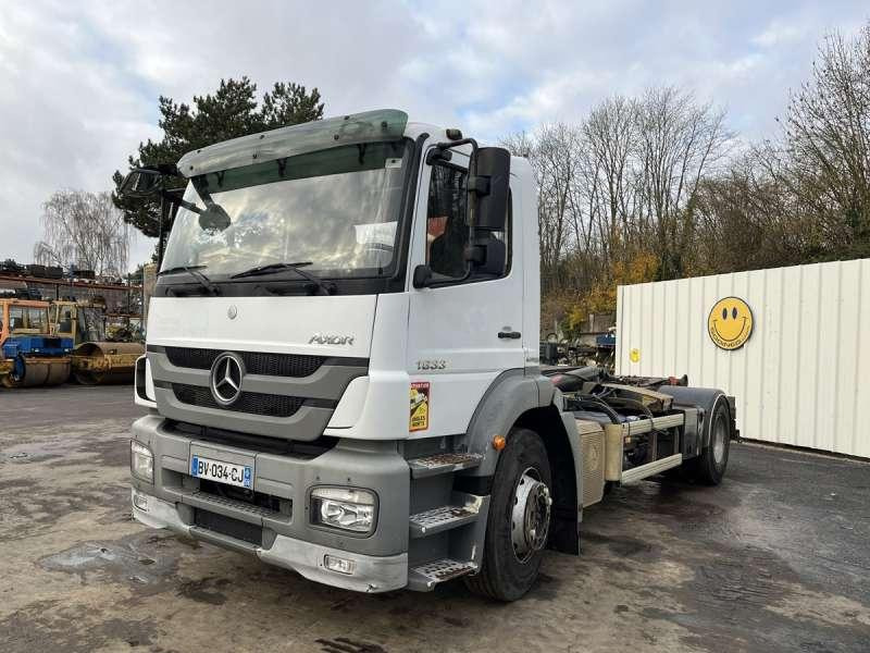 Mercedes AXOR 1833 - شاحنة ذات خطاف: صورة 2 Mercedes AXOR 1833 - شاحنة ذات خطاف: صورة 2
