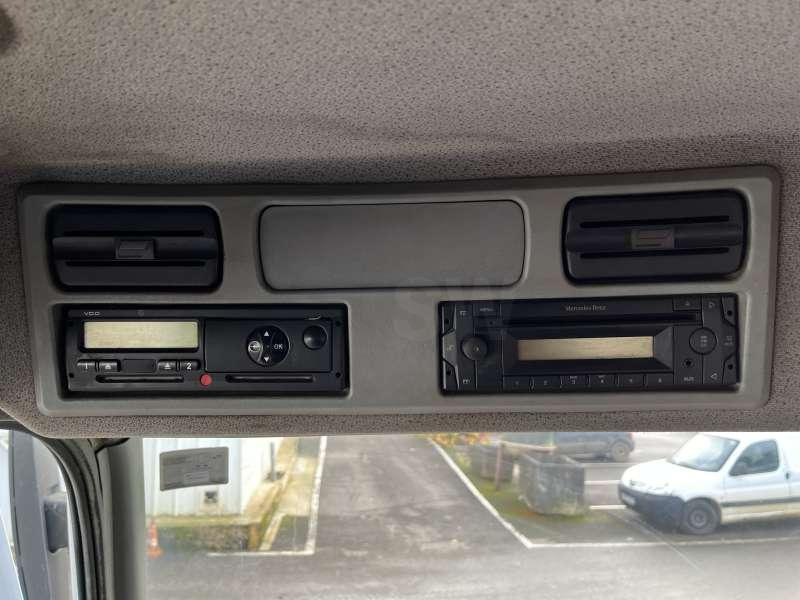 شاحنة ذات خطاف Mercedes AXOR 1833: صورة 48