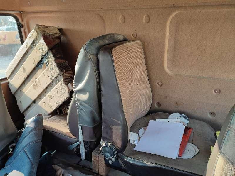موزع الأسفلت Renault G260: صورة 46
