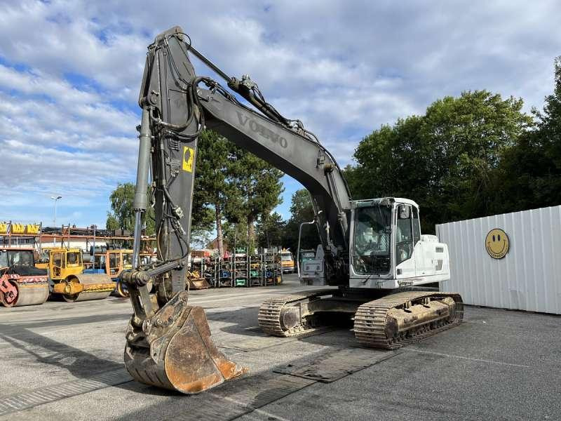 Volvo EC220DL - حفار زحاف: صورة 2 Volvo EC220DL - حفار زحاف: صورة 2
