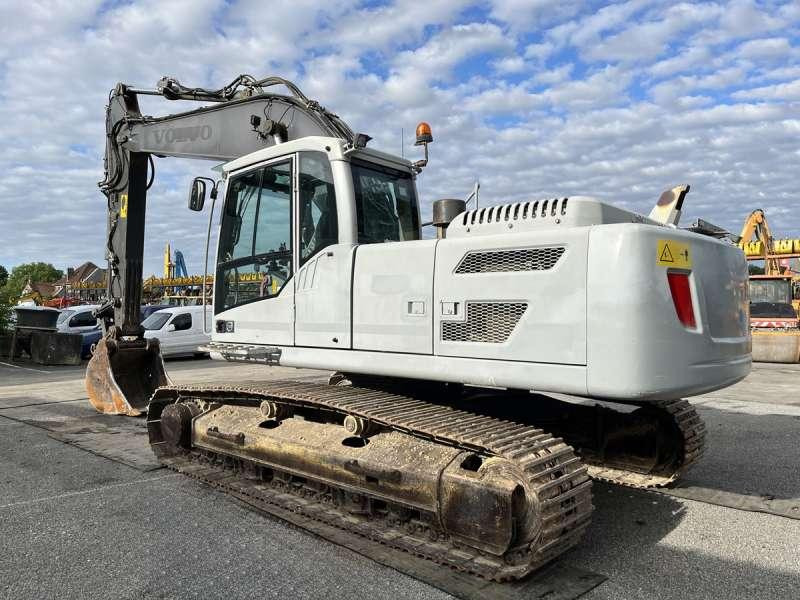 Volvo EC220DL - حفار زحاف: صورة 5 Volvo EC220DL - حفار زحاف: صورة 5