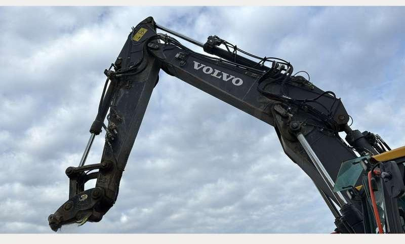 Volvo ECR235EL - حفار زحاف: صورة 4 Volvo ECR235EL - حفار زحاف: صورة 4