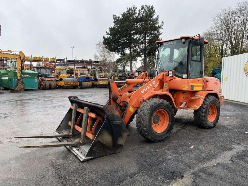 Volvo L30G - اللودر بعجل: صورة 3 Volvo L30G - اللودر بعجل: صورة 3