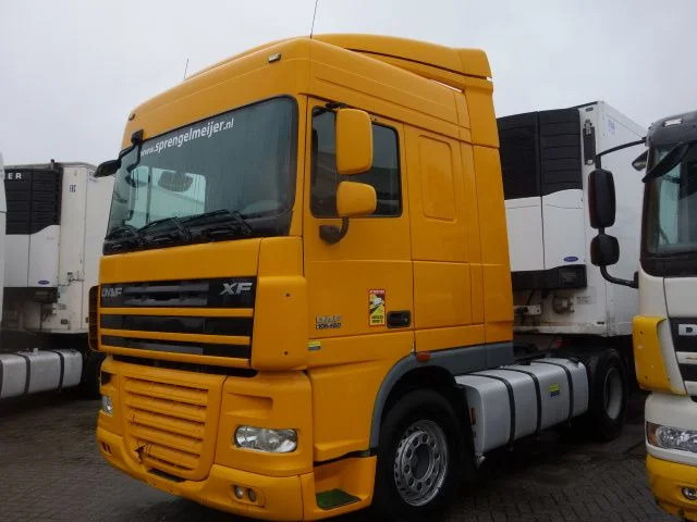 DAF XF 105.460 2 diesel tanken - وحدة جر: صورة 3 DAF XF 105.460 2 diesel tanken - وحدة جر: صورة 3