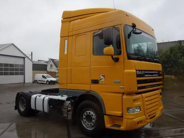 DAF XF 105.460 2 diesel tanken - وحدة جر: صورة 1 DAF XF 105.460 2 diesel tanken - وحدة جر: صورة 1