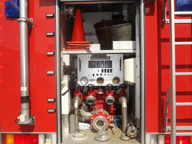 MAN LE 220C GODIVA POMP 2000 LITER TANK,MANUAL GEARBOX - سيارة إطفاء: صورة 2 MAN LE 220C GODIVA POMP 2000 LITER TANK,MANUAL GEARBOX - سيارة إطفاء: صورة 2