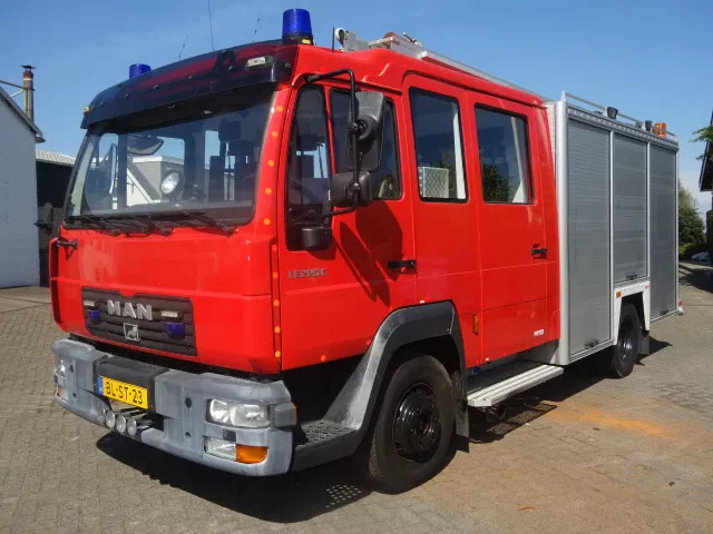 MAN LE 220C GODIVA POMP 2000 LITER TANK,MANUAL GEARBOX - سيارة إطفاء: صورة 1 MAN LE 220C GODIVA POMP 2000 LITER TANK,MANUAL GEARBOX - سيارة إطفاء: صورة 1