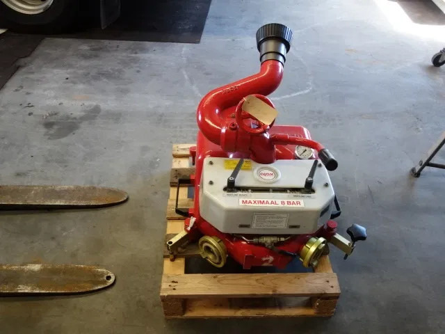 Mercedes-Benz 1325 MOBIL WATER CANON - سيارة إطفاء: صورة 1 Mercedes-Benz 1325 MOBIL WATER CANON - سيارة إطفاء: صورة 1