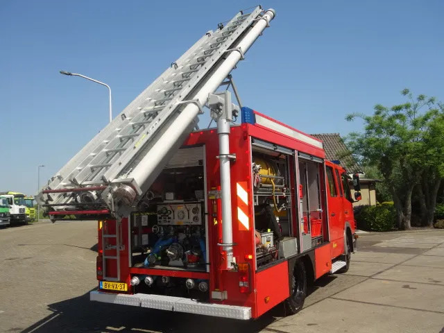 Mercedes-Benz Atego 1326 ziegler pump - سيارة إطفاء: صورة 5 Mercedes-Benz Atego 1326 ziegler pump - سيارة إطفاء: صورة 5