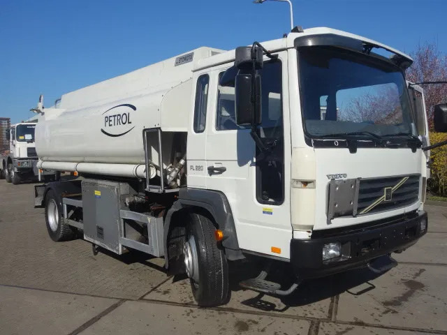 Volvo FL 240 220PK 12000 LITER STEELSPRINGS - شاحنة صهريج: صورة 1 Volvo FL 240 220PK 12000 LITER STEELSPRINGS - شاحنة صهريج: صورة 1