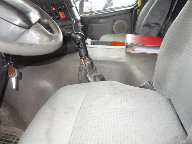 Volvo FM 12 18500liter tank,AIRCO,MANUAL GEARBOX - شاحنة صهريج: صورة 3 Volvo FM 12 18500liter tank,AIRCO,MANUAL GEARBOX - شاحنة صهريج: صورة 3