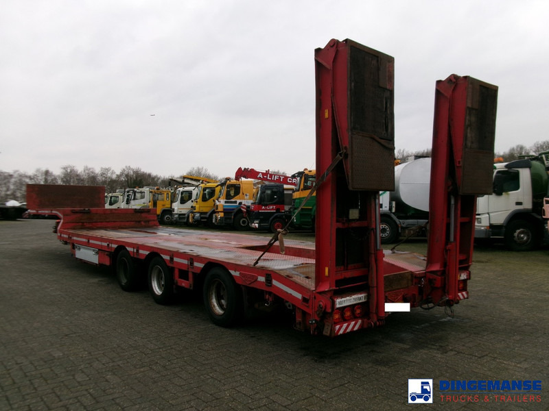 Broshuis 3-axle semi lowbed trailer 45t + ramps - DAMAGED - عربة منخفضة مسطحة نصف مقطورة: صورة 3 Broshuis 3-axle semi lowbed trailer 45t + ramps - DAMAGED - عربة منخفضة مسطحة نصف مقطورة: صورة 3