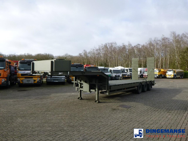 Broshuis 3-axle semi-lowbed trailer E-2130 / 73 t + ramps - عربة منخفضة مسطحة نصف مقطورة: صورة 1 Broshuis 3-axle semi-lowbed trailer E-2130 / 73 t + ramps - عربة منخفضة مسطحة نصف مقطورة: صورة 1