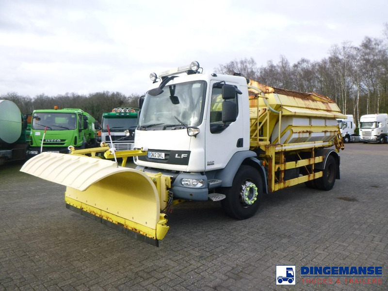DAF LF 55.220 4X2 RHD salt spreader / gritter - جرافة ثلج: صورة 1 DAF LF 55.220 4X2 RHD salt spreader / gritter - جرافة ثلج: صورة 1