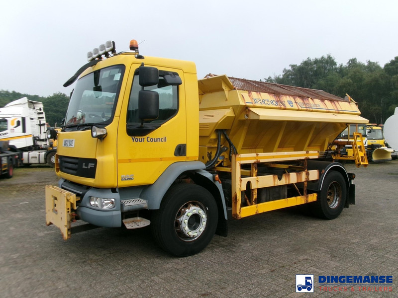 DAF LF 55.250 4X2 RHD gritter - جرافة ثلج: صورة 1 DAF LF 55.250 4X2 RHD gritter - جرافة ثلج: صورة 1