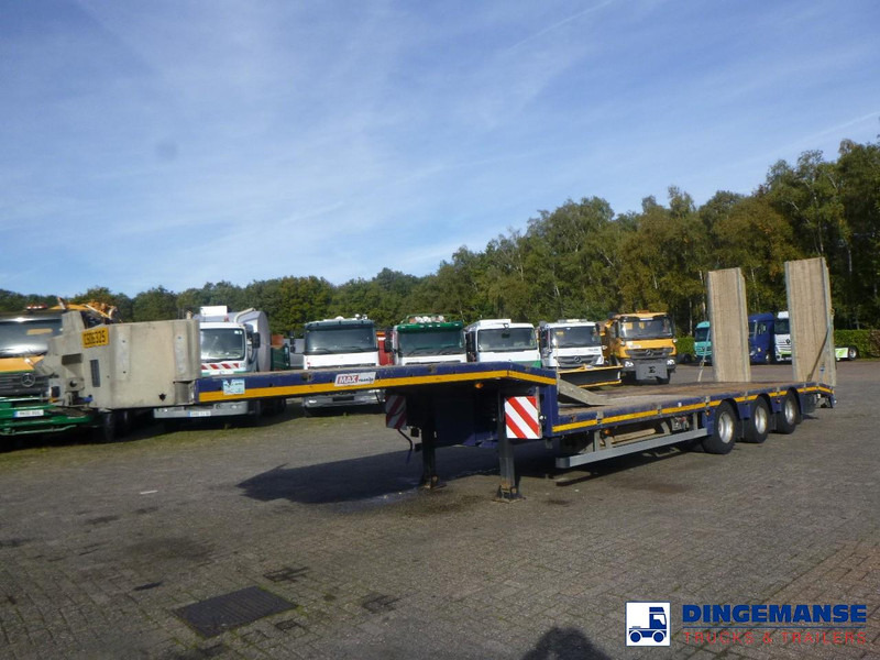 Faymonville 3-axle semi-lowbed trailer 50T + ramps - عربة منخفضة مسطحة نصف مقطورة: صورة 1 Faymonville 3-axle semi-lowbed trailer 50T + ramps - عربة منخفضة مسطحة نصف مقطورة: صورة 1