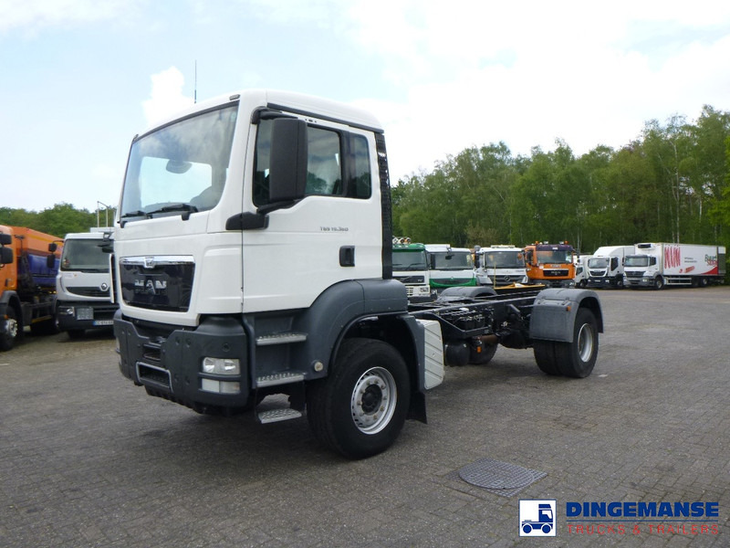 MAN TGS 19.360 4X2 BBS manual Euro 2 chassis + PTO - شاحنة هيكل كابينة: صورة 1 MAN TGS 19.360 4X2 BBS manual Euro 2 chassis + PTO - شاحنة هيكل كابينة: صورة 1