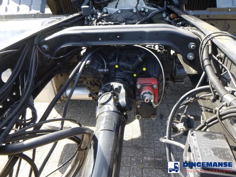 MAN TGS 19.360 4X2 BBS manual Euro 2 chassis + PTO - شاحنة هيكل كابينة: صورة 5 MAN TGS 19.360 4X2 BBS manual Euro 2 chassis + PTO - شاحنة هيكل كابينة: صورة 5