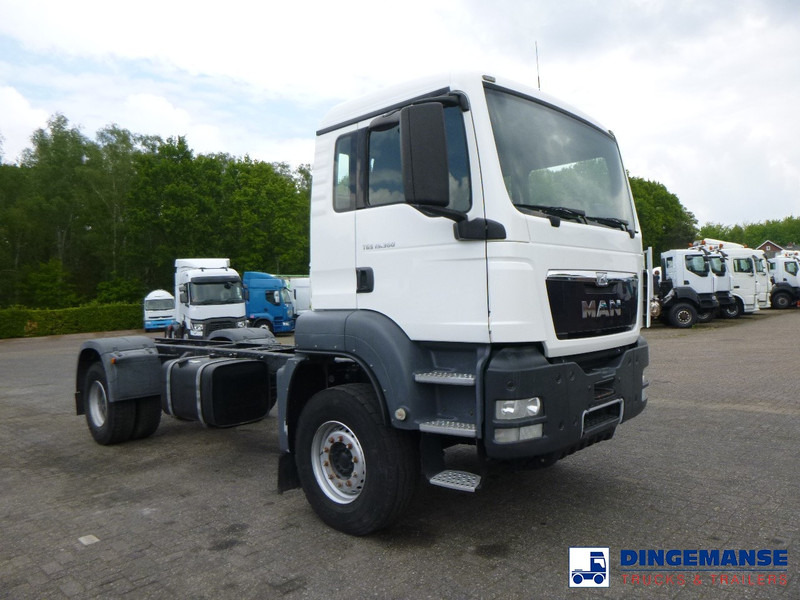 MAN TGS 19.360 4X2 BBS manual Euro 2 chassis + PTO - شاحنة هيكل كابينة: صورة 2 MAN TGS 19.360 4X2 BBS manual Euro 2 chassis + PTO - شاحنة هيكل كابينة: صورة 2