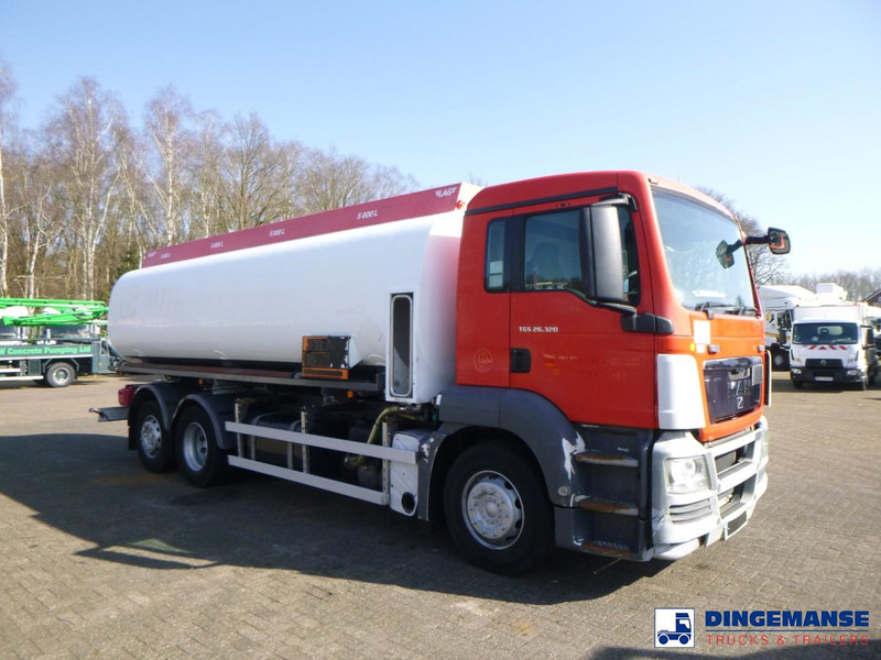 MAN TGS 26.320 6X2 RHD fuel tank 20 m3 / 4 comp - شاحنة صهريج: صورة 2 MAN TGS 26.320 6X2 RHD fuel tank 20 m3 / 4 comp - شاحنة صهريج: صورة 2