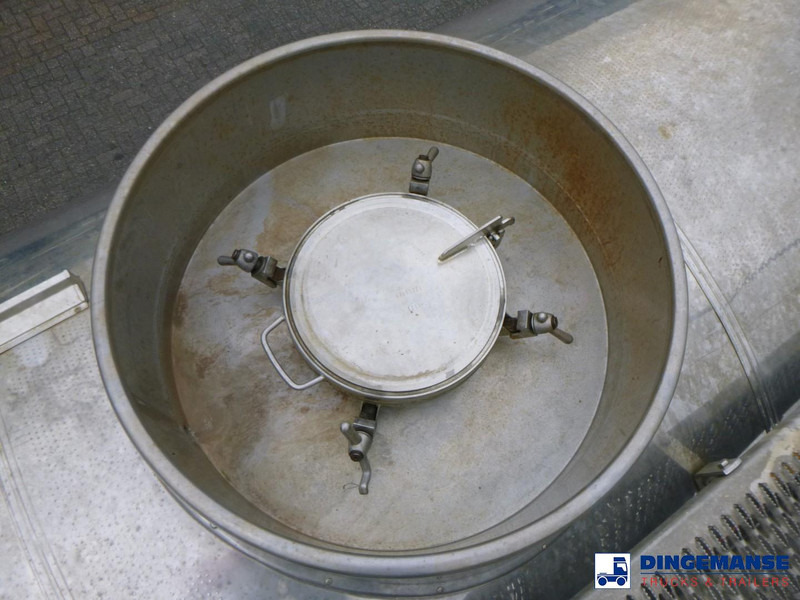 Magyar Chemical tank inox 33 m3 / 1 comp Magyar Chemical tank inox 33 m3 / 1 comp: صورة 19 Magyar Chemical tank inox 33 m3 / 1 comp Magyar Chemical tank inox 33 m3 / 1 comp: صورة 19