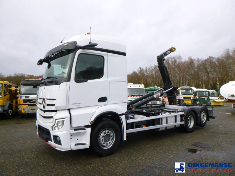 Mercedes-Benz Actros 2843 6x2 Hyva container hook 20t - شاحنة ذات خطاف: صورة 1 Mercedes-Benz Actros 2843 6x2 Hyva container hook 20t - شاحنة ذات خطاف: صورة 1
