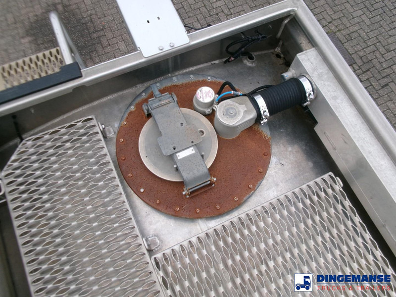 شاحنة صهريج Renault Premium 270 4x2 fuel tank 13.8 m3 / 4 comp: صورة 11 شاحنة صهريج Renault Premium 270 4x2 fuel tank 13.8 m3 / 4 comp: صورة 11