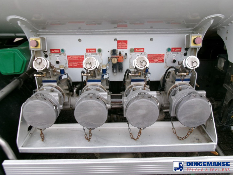 Renault Premium 270 4x2 fuel tank 13.8 m3 / 4 comp - شاحنة صهريج: صورة 5 Renault Premium 270 4x2 fuel tank 13.8 m3 / 4 comp - شاحنة صهريج: صورة 5