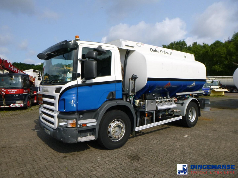 Scania P 230 DB 4x2 RHD fuel tank 12.4 m3 / 4 comp - شاحنة صهريج: صورة 1 Scania P 230 DB 4x2 RHD fuel tank 12.4 m3 / 4 comp - شاحنة صهريج: صورة 1