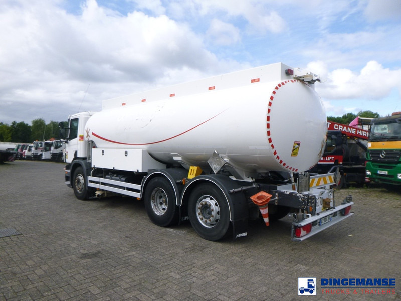 Scania P 320 DB 6X2 fuel tank 18.8 m3 / 5 comp - شاحنة صهريج: صورة 3 Scania P 320 DB 6X2 fuel tank 18.8 m3 / 5 comp - شاحنة صهريج: صورة 3