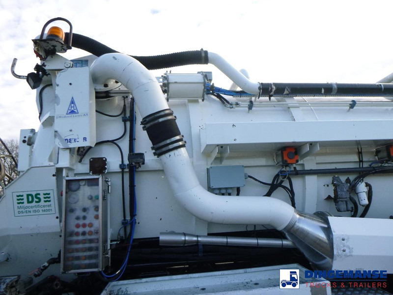 Scania P124-420 6x2 vacuum tank 10.5 m3 - شاحنة الشفط: صورة 5 Scania P124-420 6x2 vacuum tank 10.5 m3 - شاحنة الشفط: صورة 5