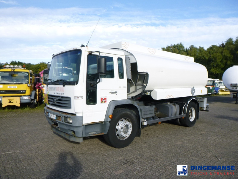 Volvo FL 250 4x2 fuel tank 14.7 m3 / 4 comp - شاحنة صهريج: صورة 1 Volvo FL 250 4x2 fuel tank 14.7 m3 / 4 comp - شاحنة صهريج: صورة 1