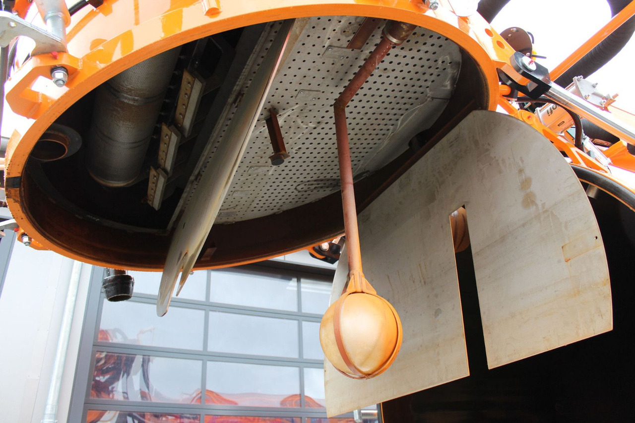 شاحنة الشفط MAN TGS 26.480 6x2 Kroll 13m³ WRG Wasserrückgewinner: صورة 14 شاحنة الشفط MAN TGS 26.480 6x2 Kroll 13m³ WRG Wasserrückgewinner: صورة 14