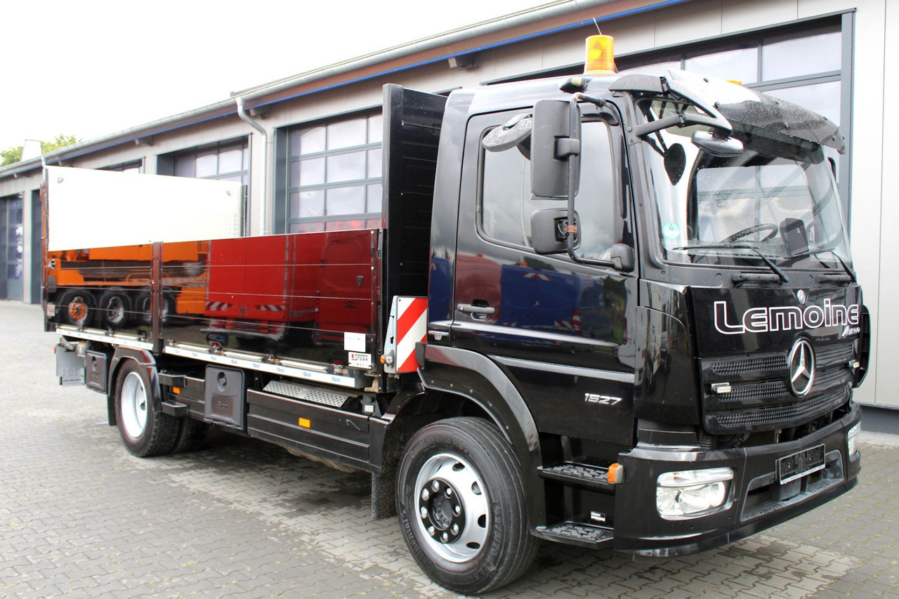 Mercedes-Benz Atego 1527 4x2 Pritsche + Ladebordwand - شاحنة مفتوحة: صورة 1 Mercedes-Benz Atego 1527 4x2 Pritsche + Ladebordwand - شاحنة مفتوحة: صورة 1