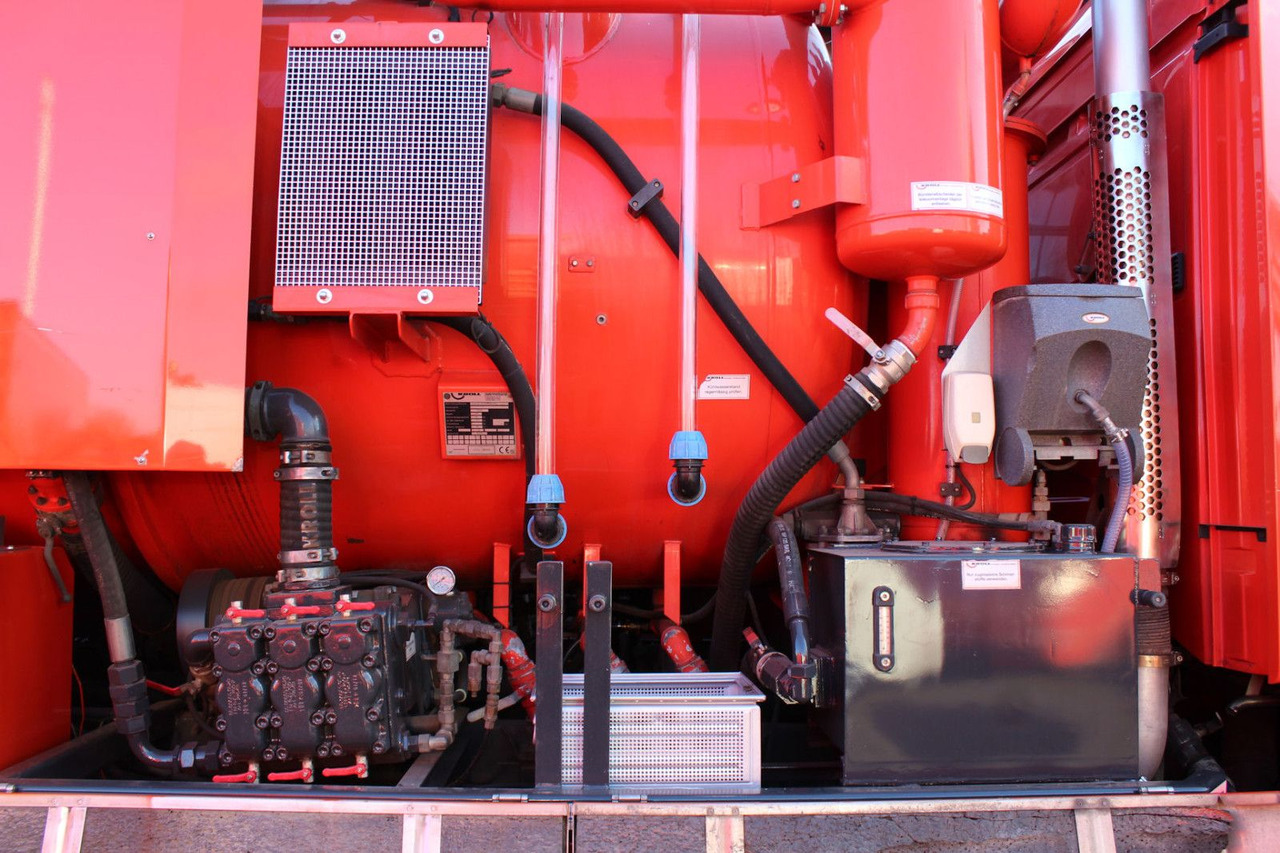 شاحنة الشفط Scania R560 V8 8x4 Kroll 20m³ WRG 2x HD-Pumpe 620 Liter: صورة 13