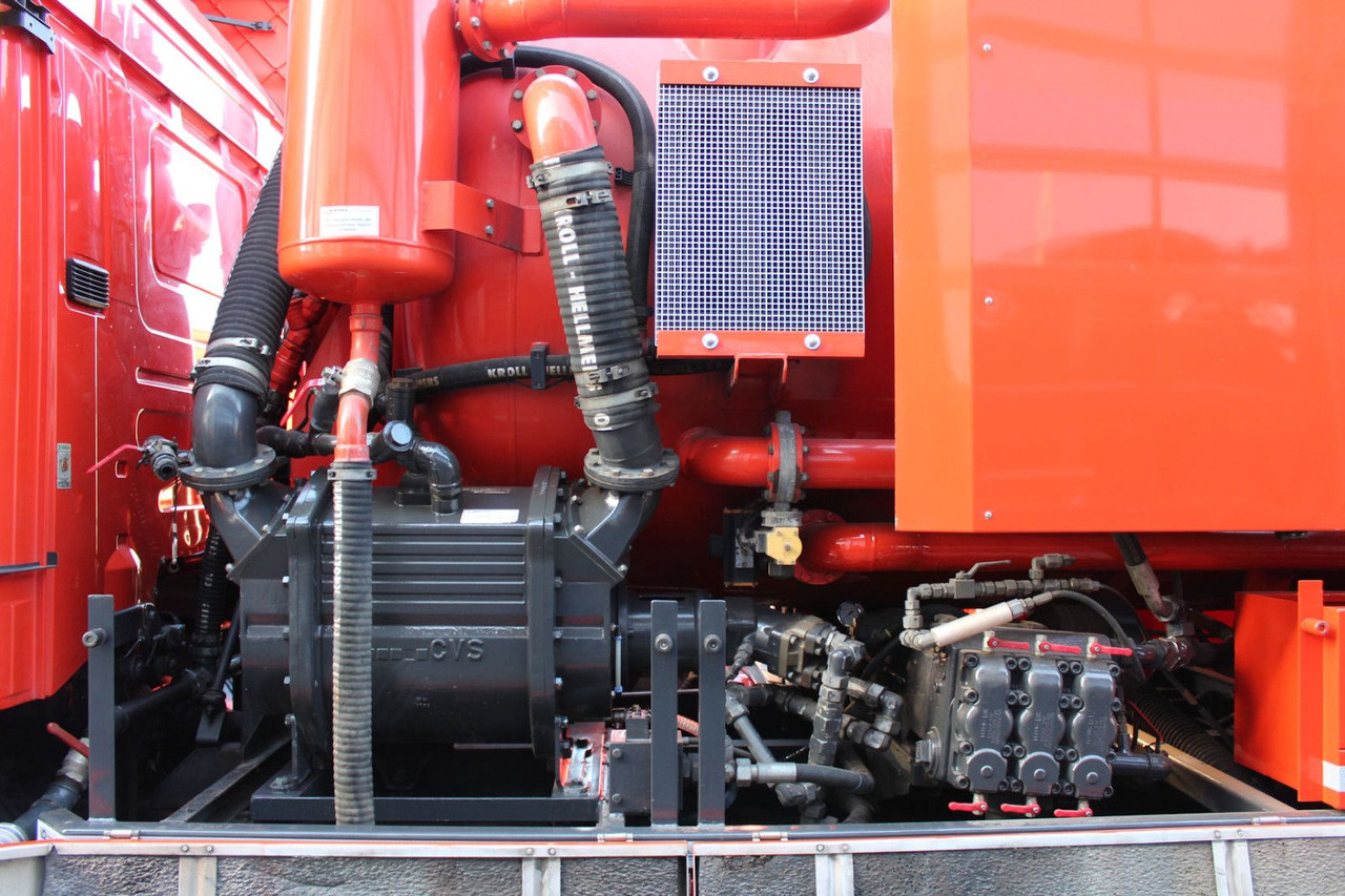 شاحنة الشفط Scania R560 V8 8x4 Kroll 20m³ WRG 2x HD-Pumpe 620 Liter: صورة 14