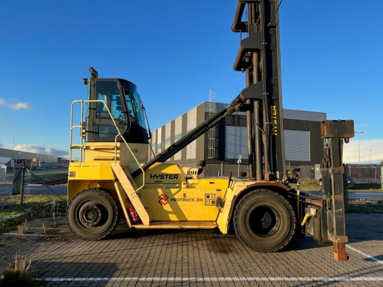 Hyster H16XM-12EC - مناولة الحاوية: صورة 1 Hyster H16XM-12EC - مناولة الحاوية: صورة 1