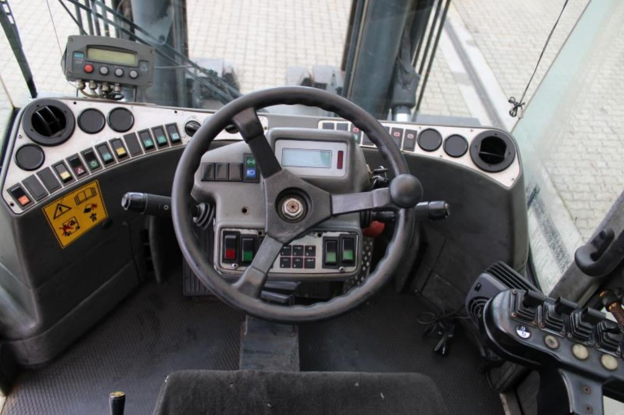 Kalmar DCD160-12 - رافعة شوكية ديزل: صورة 4 Kalmar DCD160-12 - رافعة شوكية ديزل: صورة 4