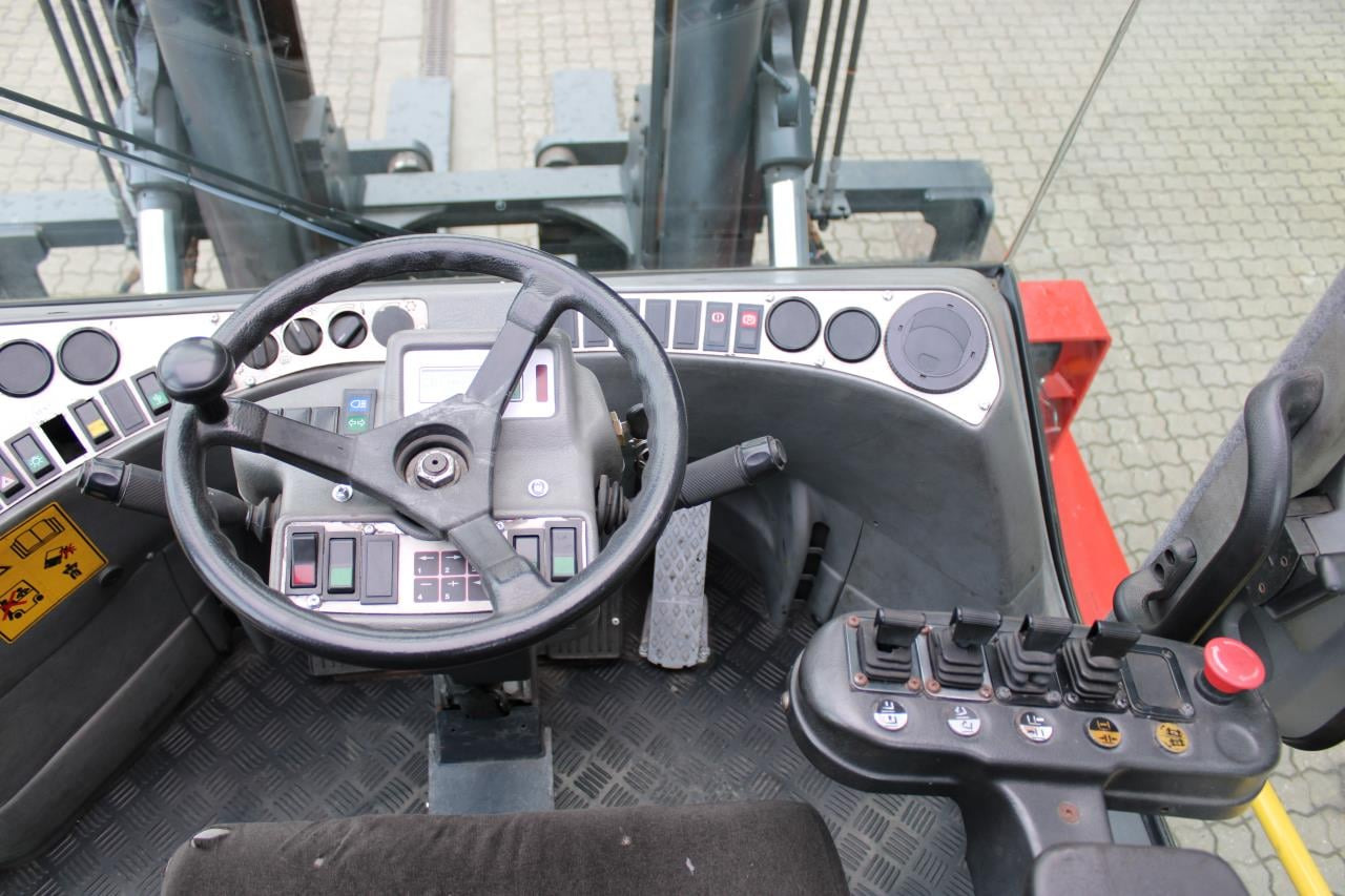 Kalmar DCD160-12 - رافعة شوكية ديزل: صورة 4 Kalmar DCD160-12 - رافعة شوكية ديزل: صورة 4