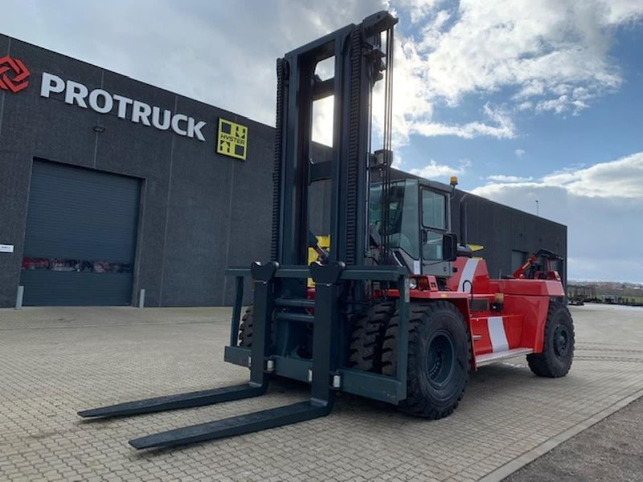 Kalmar DCD320-12LB - رافعة شوكية ديزل: صورة 2 Kalmar DCD320-12LB - رافعة شوكية ديزل: صورة 2