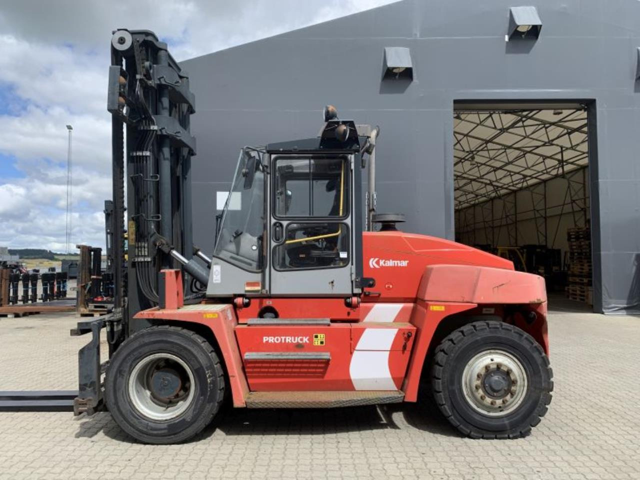 Kalmar DCE100-6 - رافعة شوكية ديزل: صورة 1 Kalmar DCE100-6 - رافعة شوكية ديزل: صورة 1