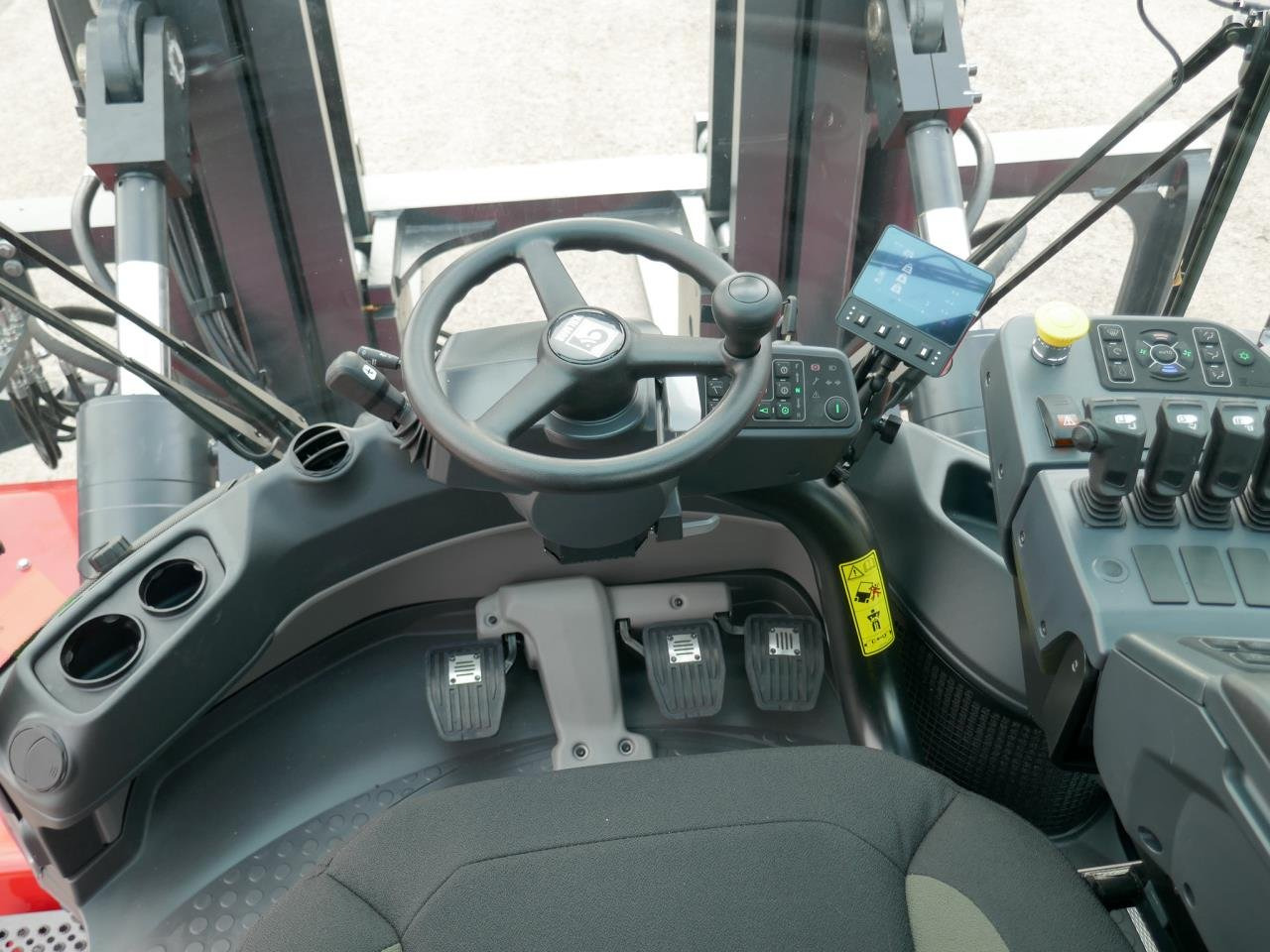 Kalmar DCG330-12 - رافعة شوكية ديزل: صورة 4 Kalmar DCG330-12 - رافعة شوكية ديزل: صورة 4