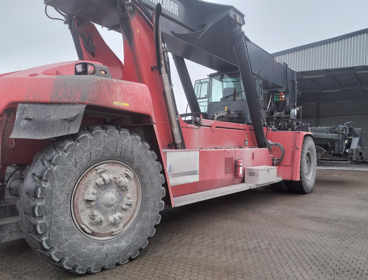 Kalmar DRG450-75C5XS - المعبِّئ المناول: صورة 3 Kalmar DRG450-75C5XS - المعبِّئ المناول: صورة 3