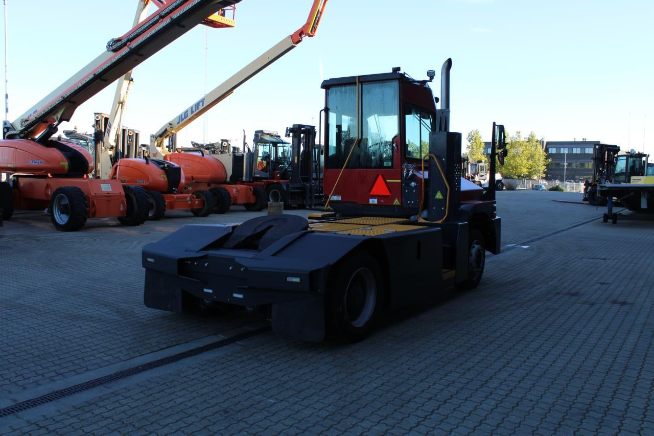 Kalmar T2I 4X2 - جرار المحطة: صورة 3 Kalmar T2I 4X2 - جرار المحطة: صورة 3