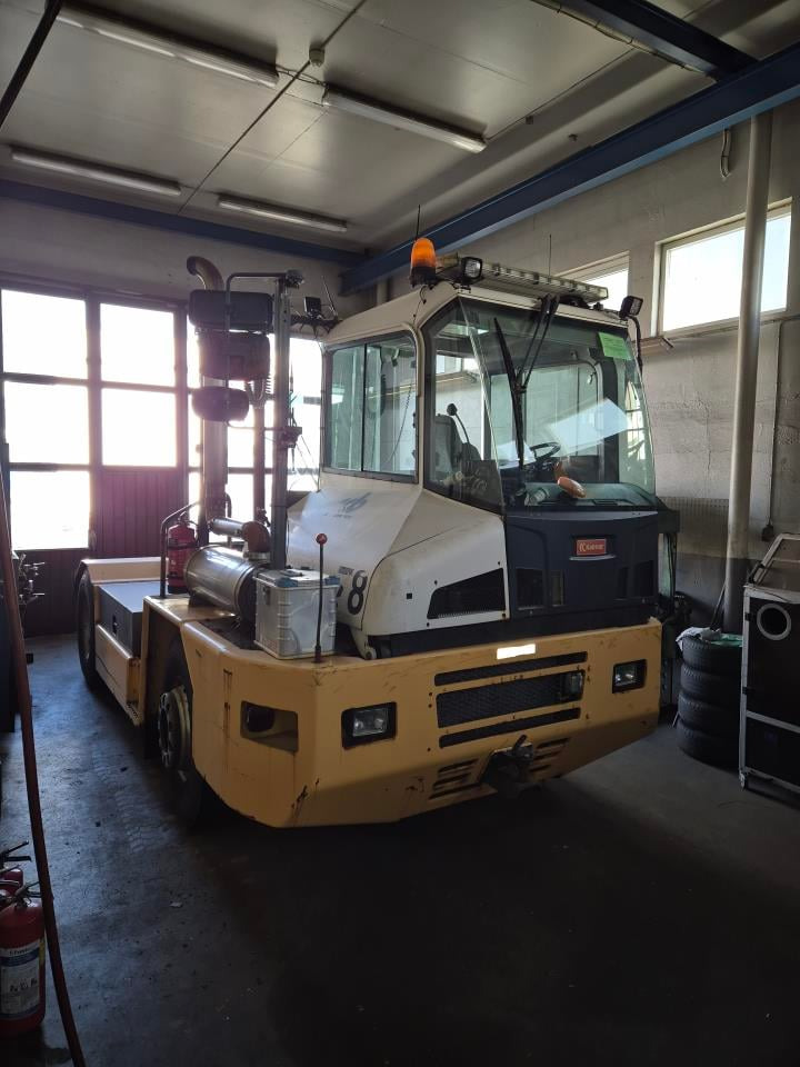 Kalmar TR618I - جرار المحطة: صورة 1 Kalmar TR618I - جرار المحطة: صورة 1