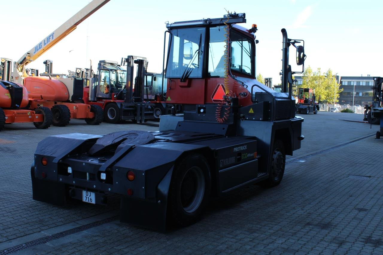 Kalmar TRL618I 4X4 - جرار المحطة: صورة 3 Kalmar TRL618I 4X4 - جرار المحطة: صورة 3