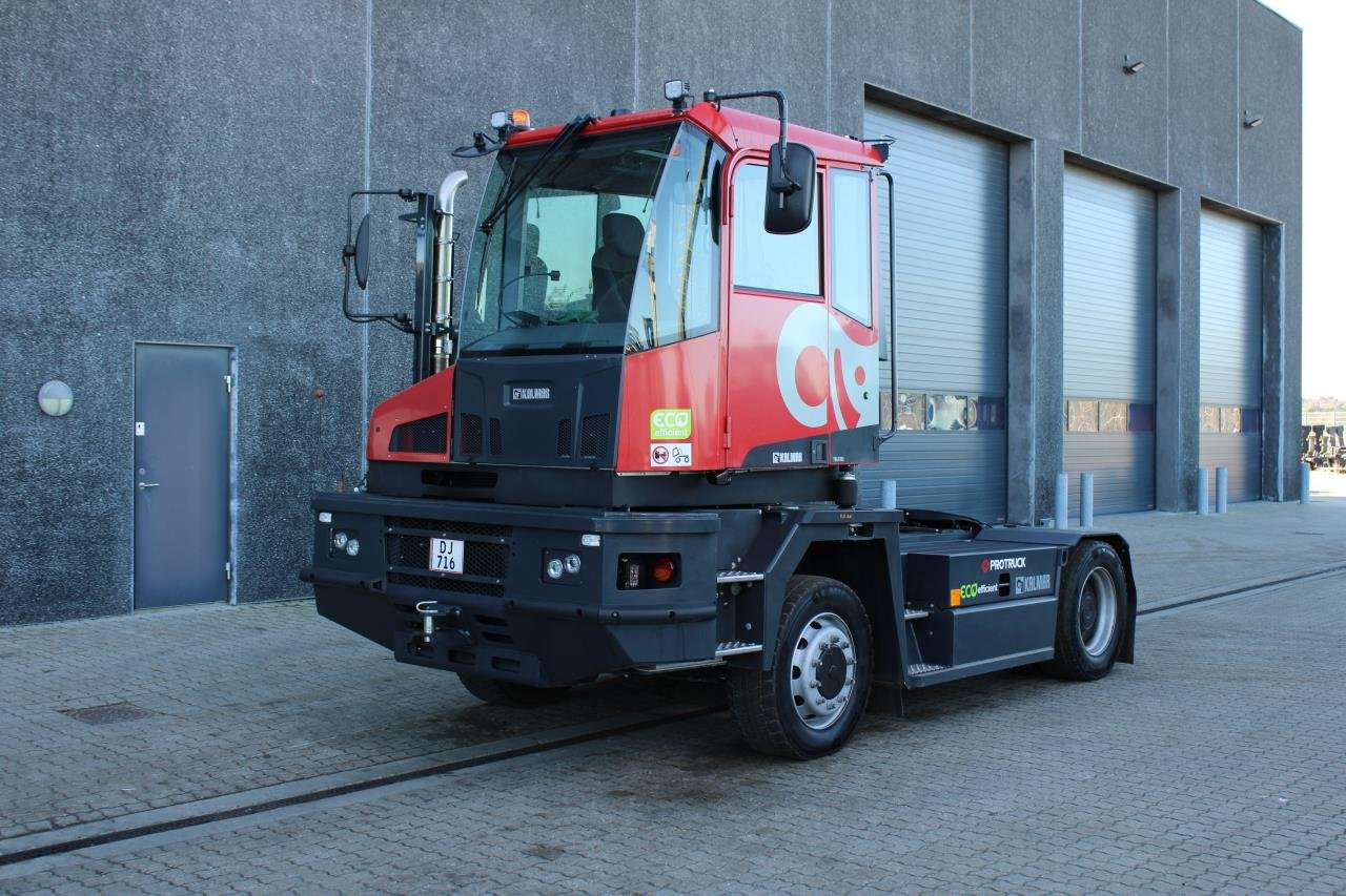 Kalmar TRL618I 4X4 - جرار المحطة: صورة 2 Kalmar TRL618I 4X4 - جرار المحطة: صورة 2
